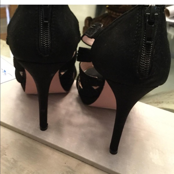 Black Sandal with Rhinestones - Picture 4 of 4